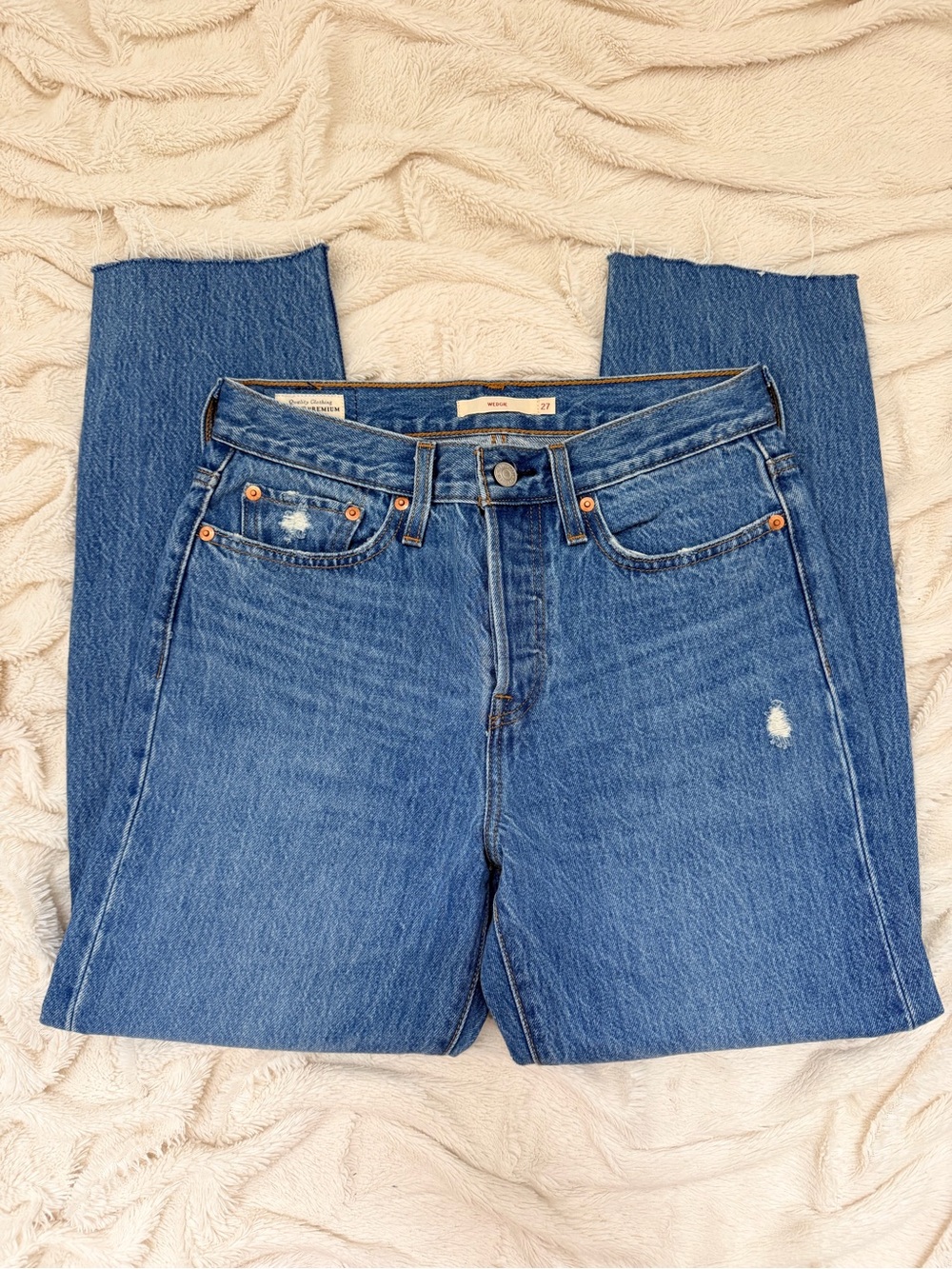 Levi’s Wedgie jeans Premium Denim straight leg medium wash Sz 27 women's